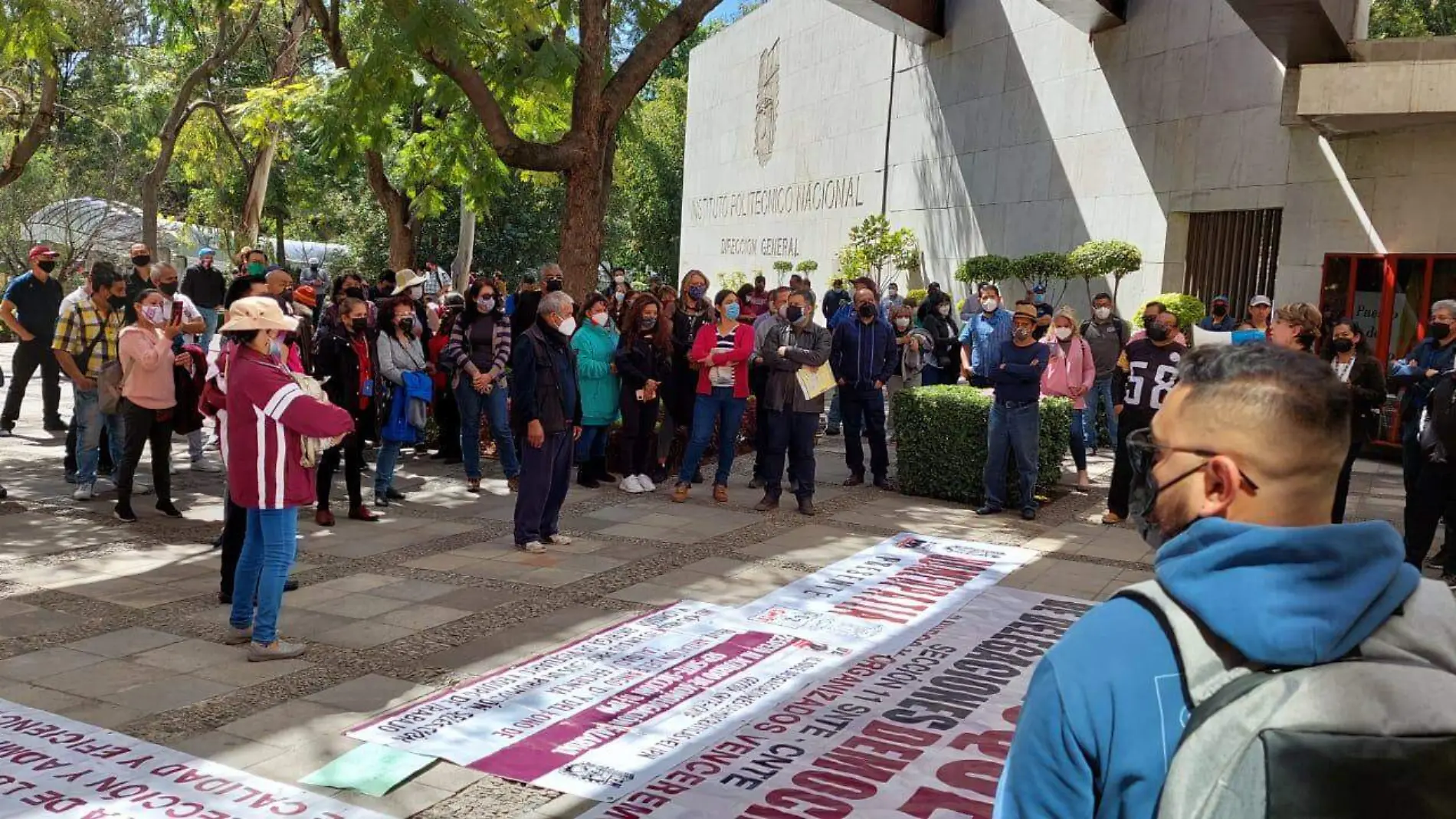 trabajadores IPN CORTESIA